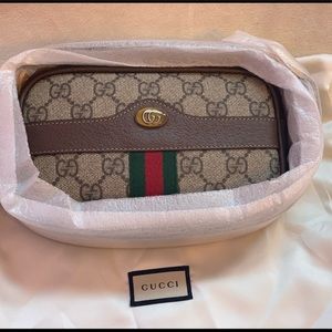 - Gucci belt bag